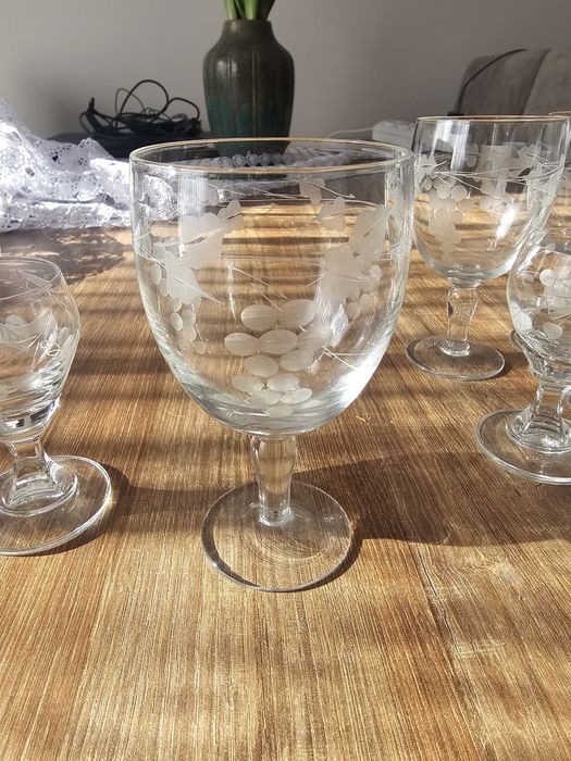 Sprzedam kieliszki szkło szlifowane