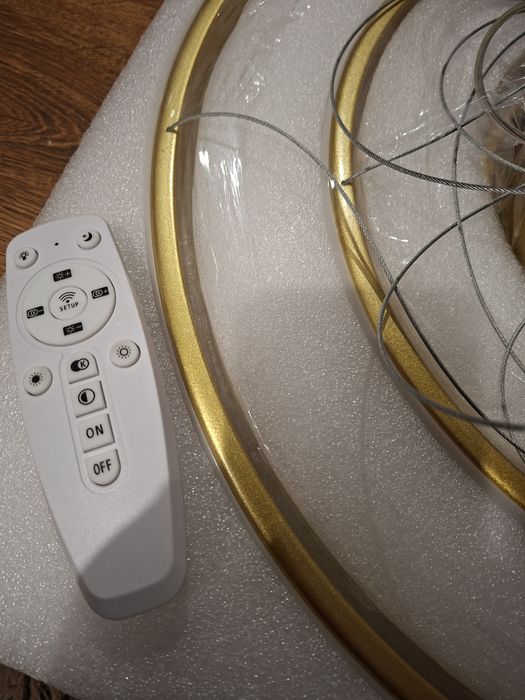 Nowoczesna wisząca lampa z 3 pierścieniami