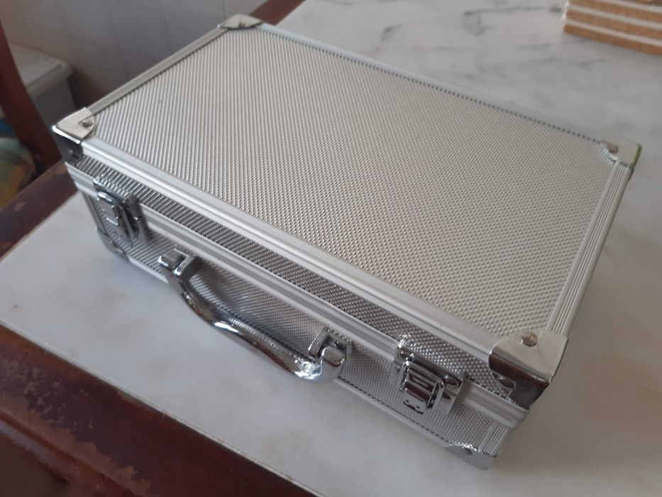 Caixa c/ Máquina de Corte Cabelo