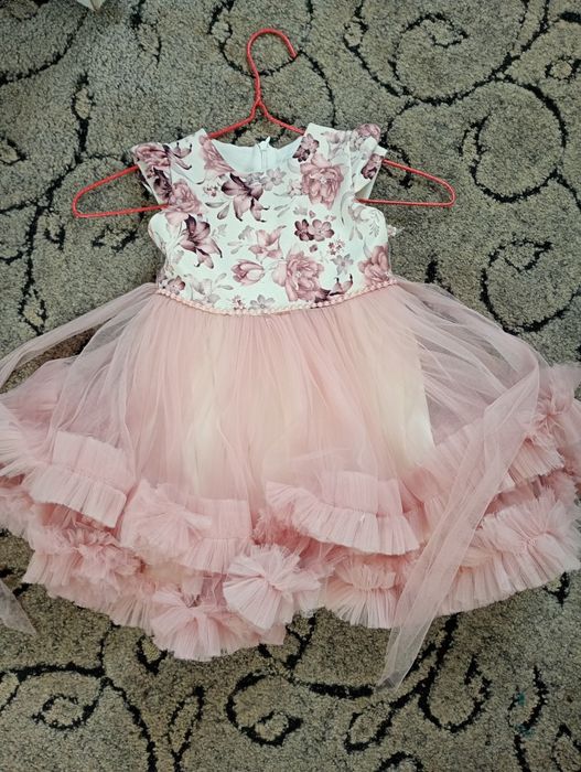 Речі для дівчинки