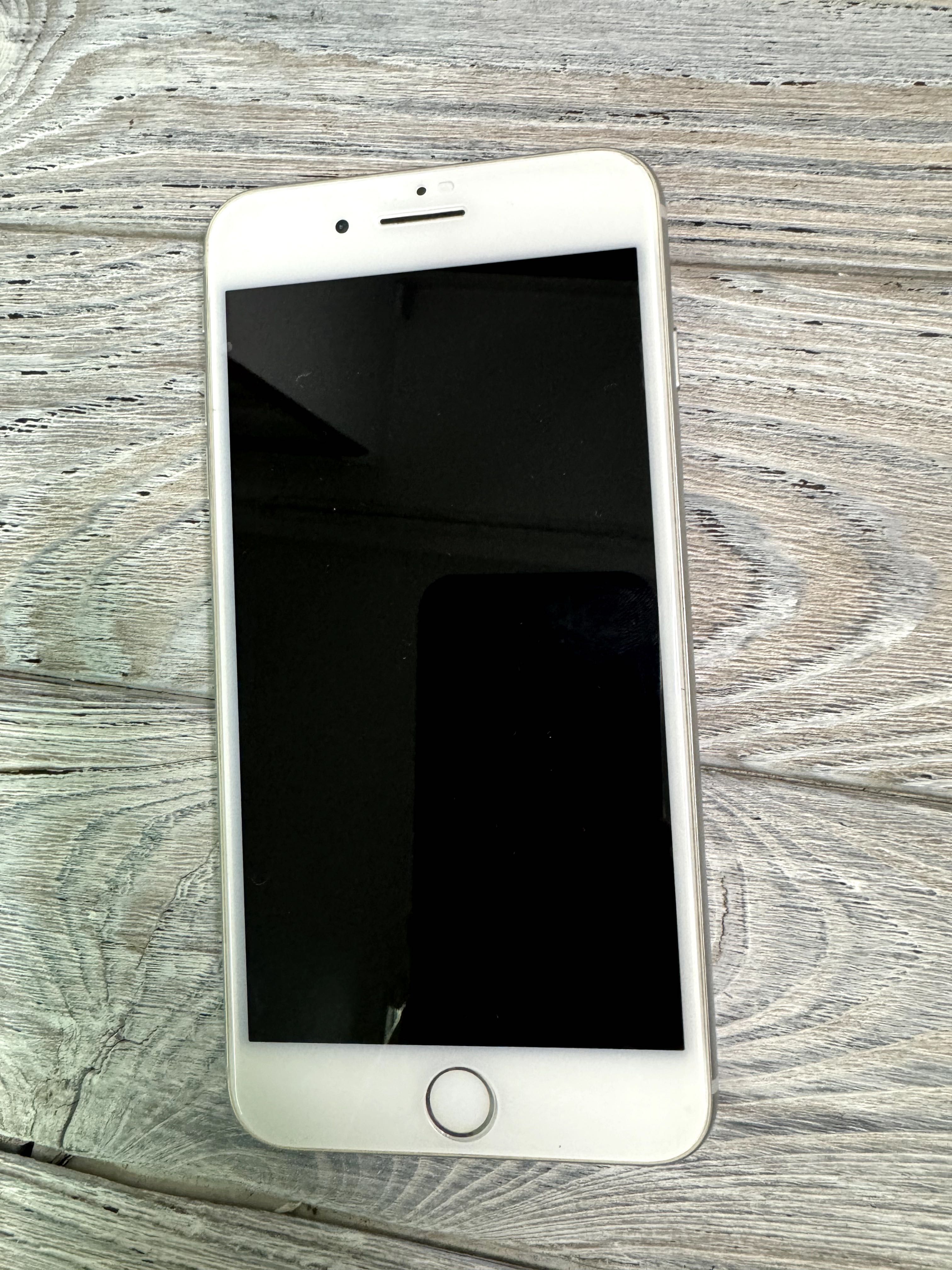 iphone 8 plus 64gb white батарея новая 100%  гарантия Магазин 5200гр