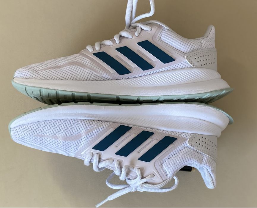 Кросівки Adidas Runfalcon.