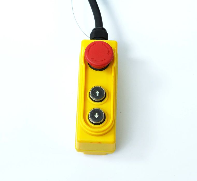 Wyciągarka wciągarka linowa elektryczna 500/999kg 230V firma MARPOL
