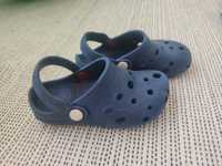 Sandálias tipo Crocs criança azuis