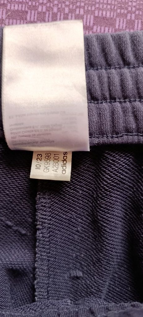 Продам чоловічі шорти adidas