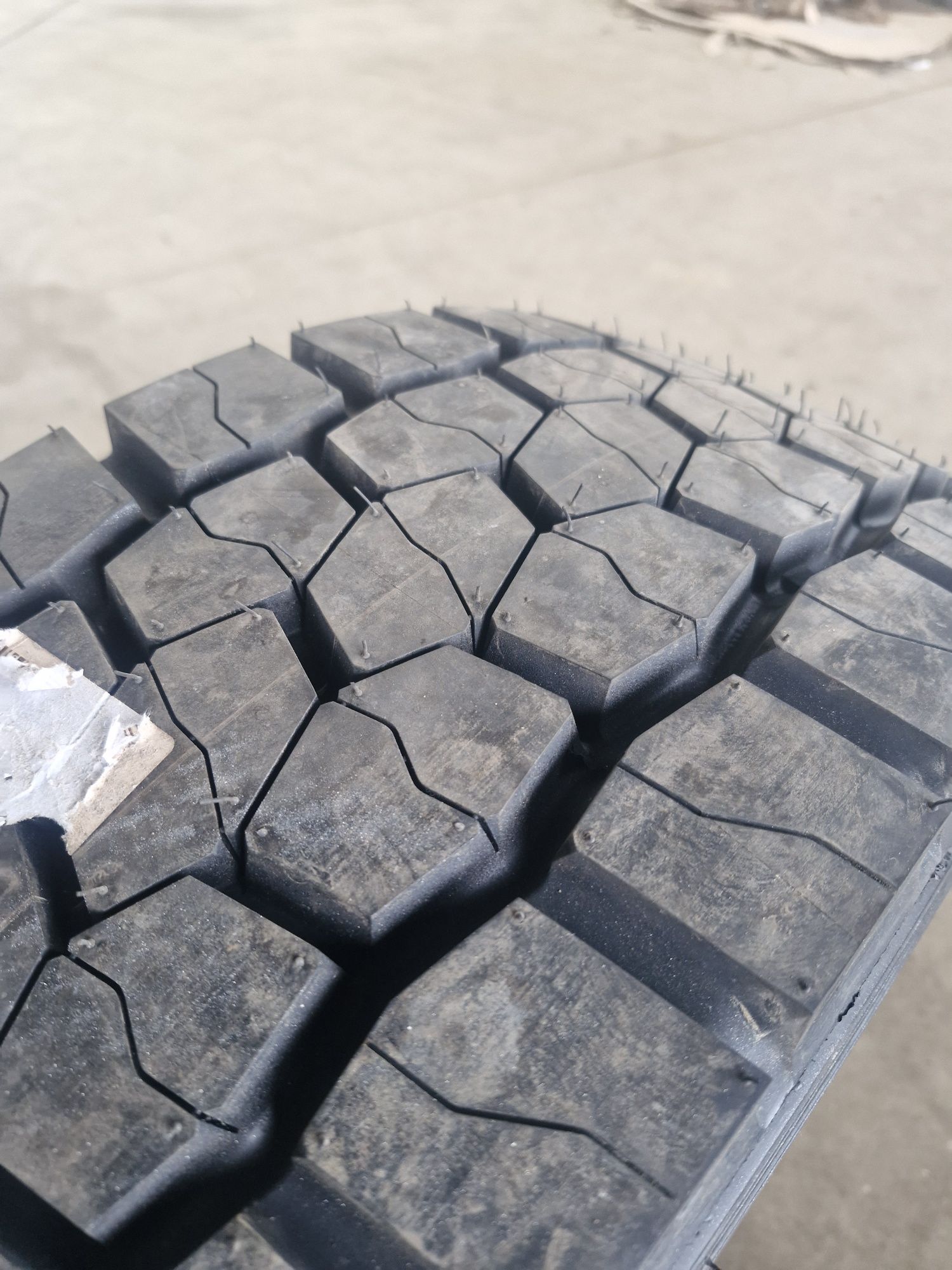 Komplet koła bezdętkowe 6 otworów 245/70r17.5 5szt  d35 d44 d45 d47