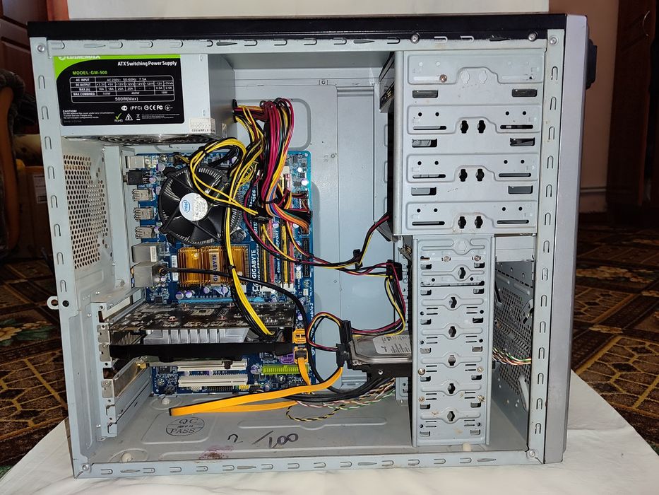 Компютер для роботи та начання.