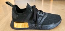Ténis/Sapatilhas ADIDAS NMD R1 Black & Gold