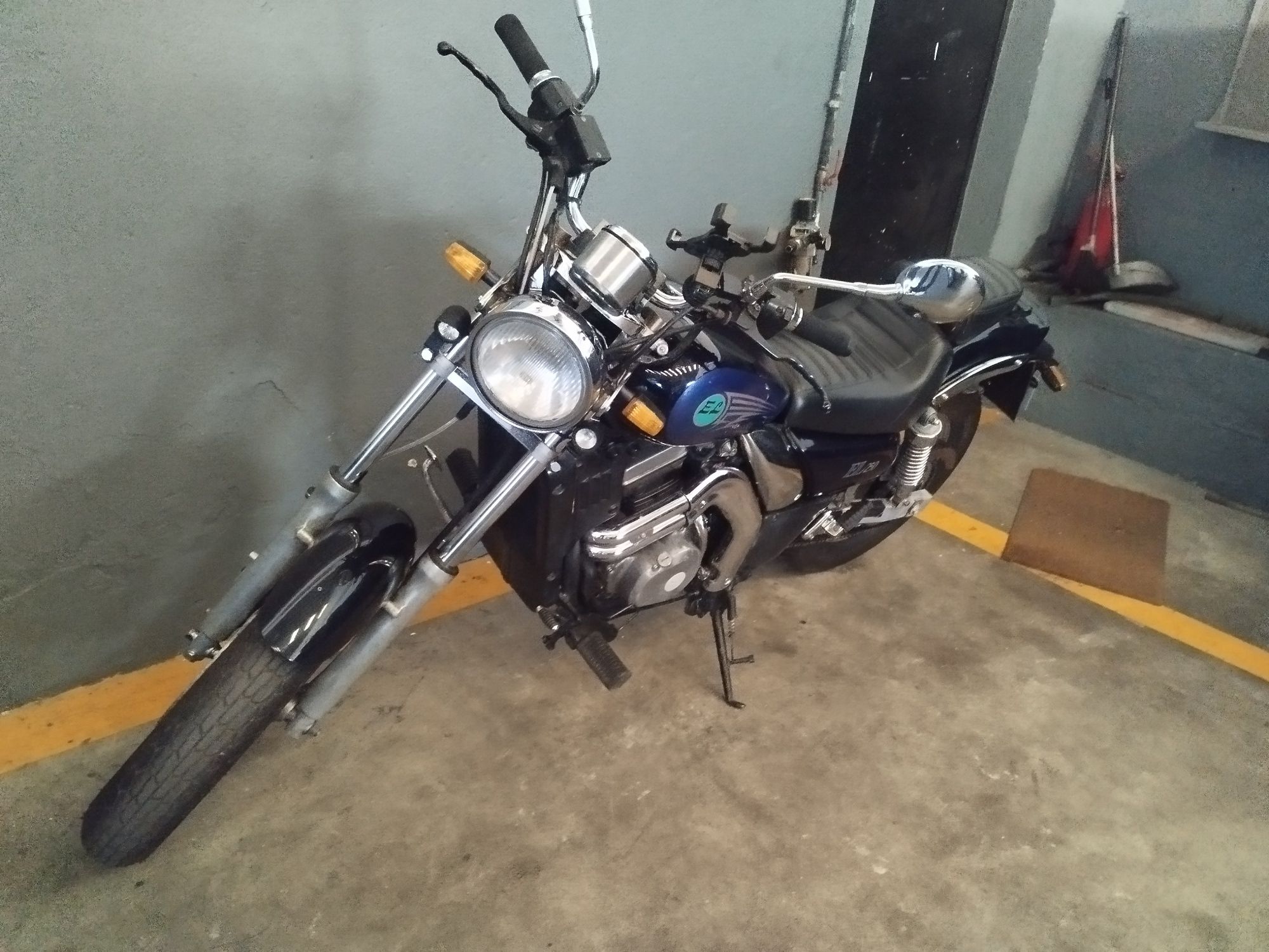 Mota clássica Kawasaki EL 250b (valor não negociável)