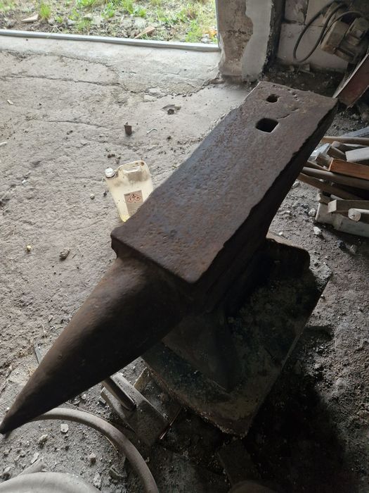 Kowadło kowalskie 250kg