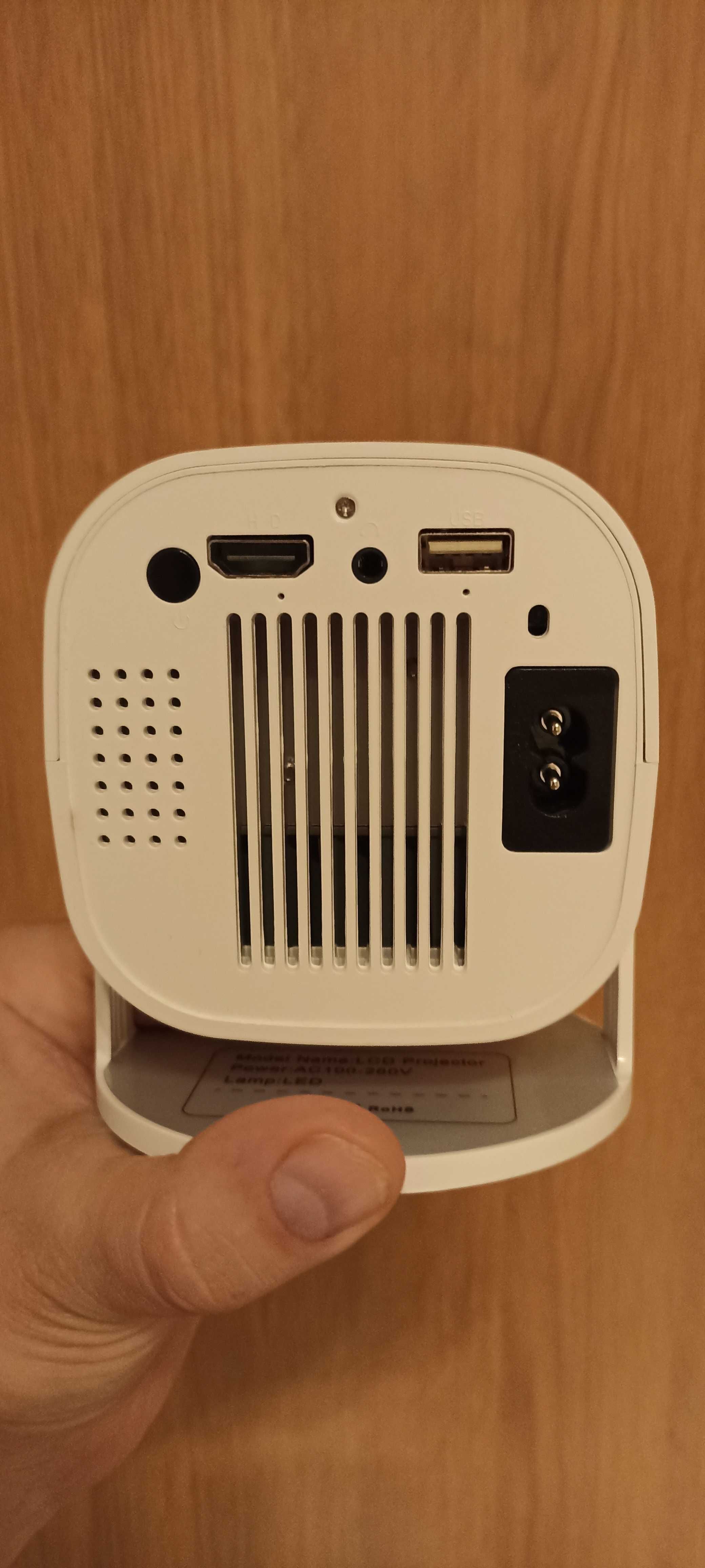Projektor P30 HD multimedialny .bardzo dobra jakość .