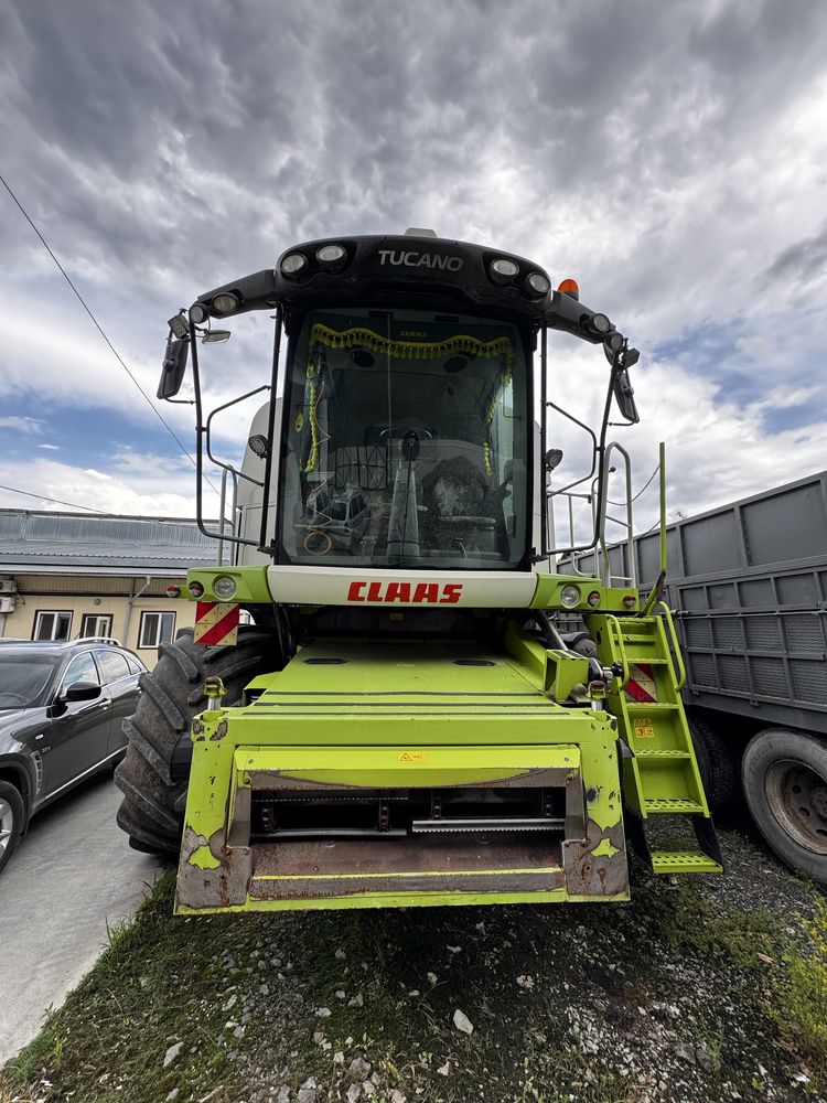 Комбайн Claas Tucano 440