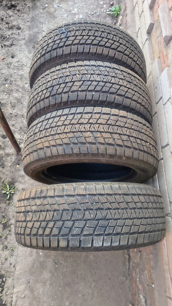 Зимові шини Kapsen RW501 R16 215/55