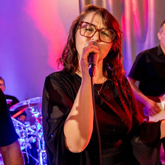 Wokalistka wodzirejka szuka zespołu weselnego