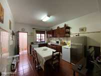 Moradia com dois quartos em Zona central de Vila Nova de São Bento