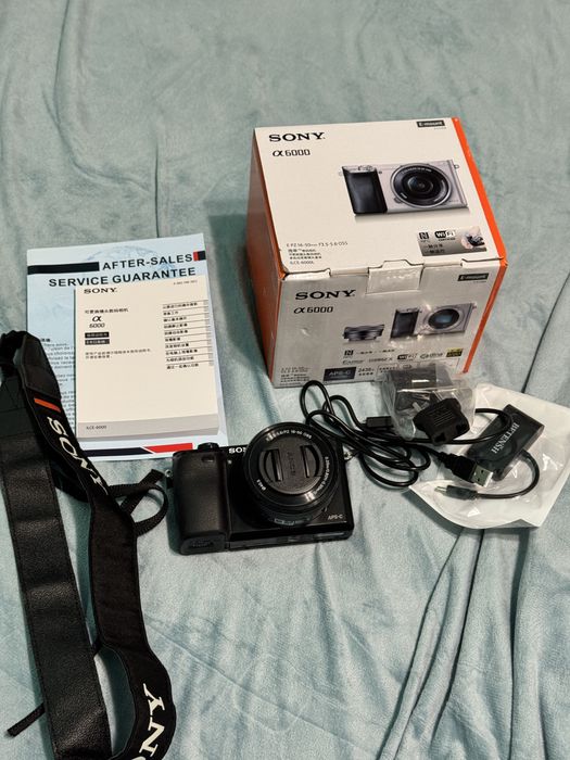 фотоапарат Sony Alpha 6000 з об'єктивом E PZ 16-50mm F3.5-5.6 OSS