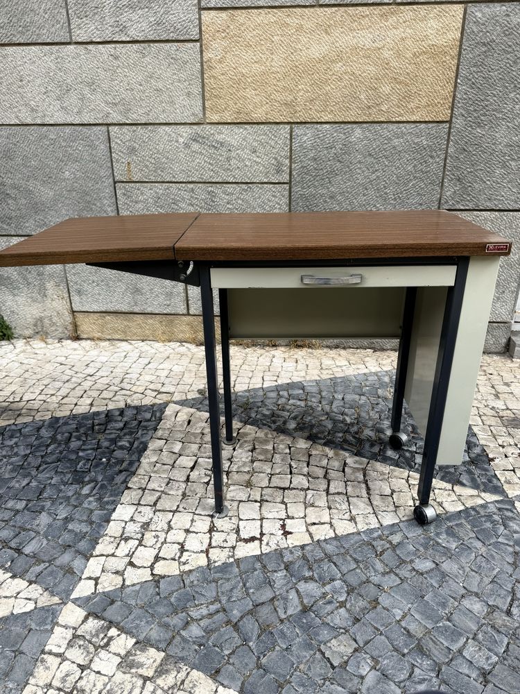 Levira - mesa de apoio