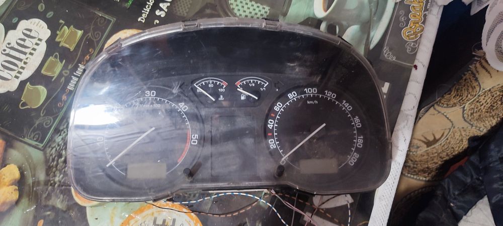 Щиток приборів на шкоду