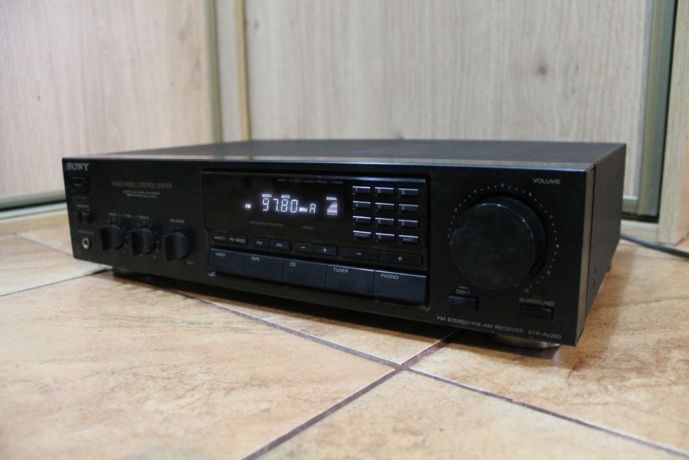 Amplituner Sony STR-AV 220