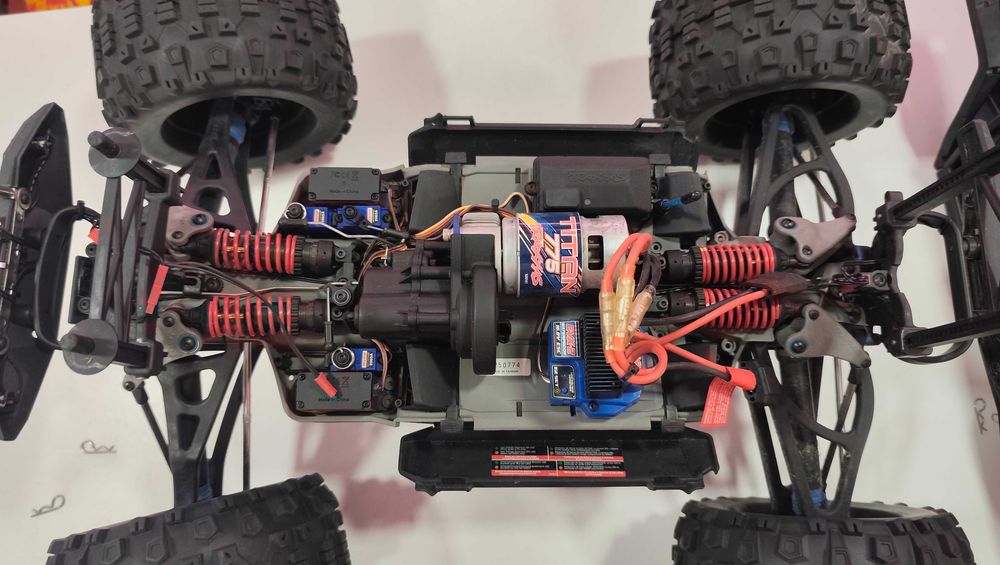 RC Traxxas Summit 1/10