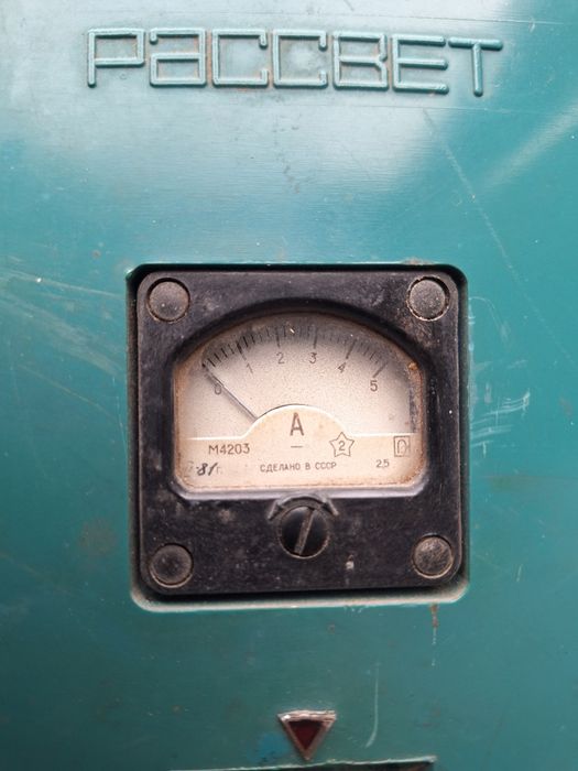 Зарядний пристрій 12в 5а