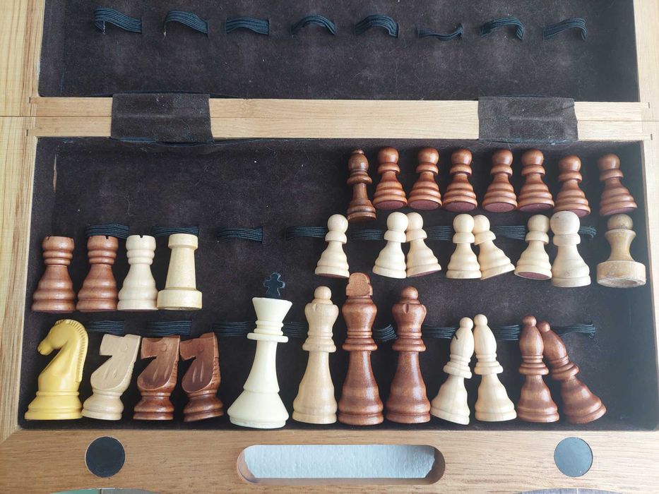 Шахматы- кейс деревянные