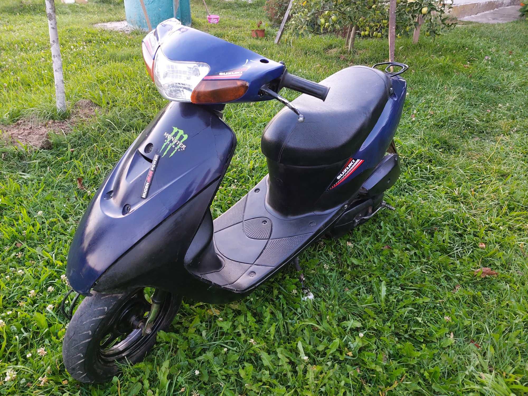 Продам скутер сузукі лец 2