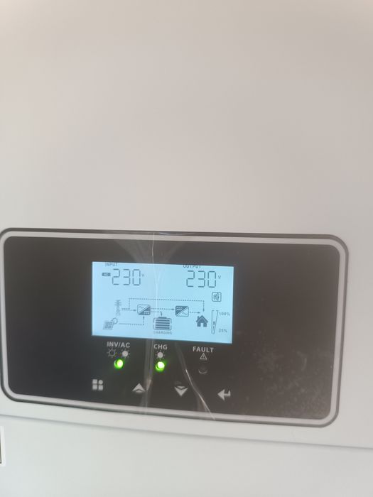 Гібридний Сонячний Інвертор 24В 3000вт, 2.0KVA/3.2KVA
INVERTER / MPPT