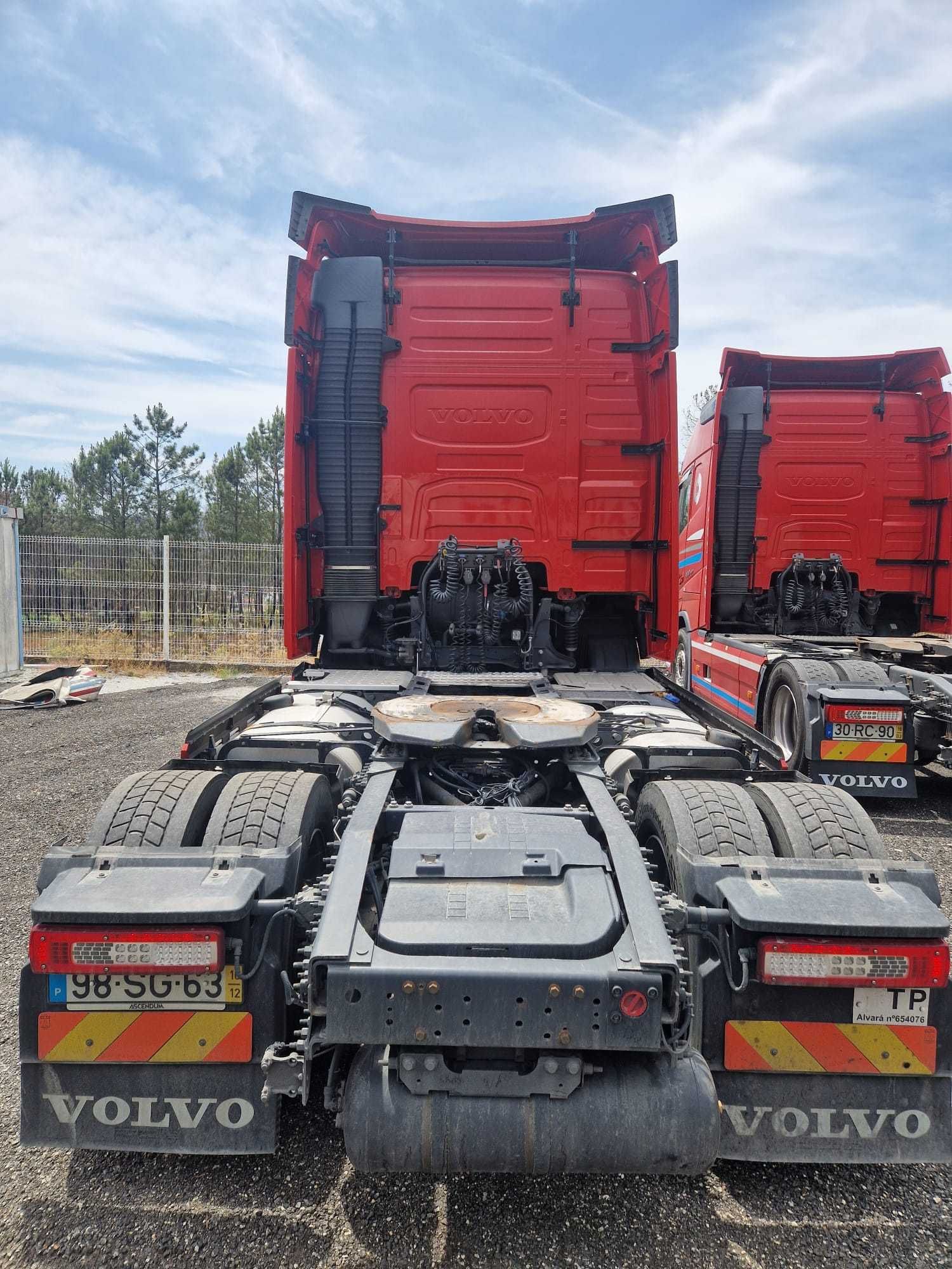 CAMIÃO VOLVO FH 460 com Retarder