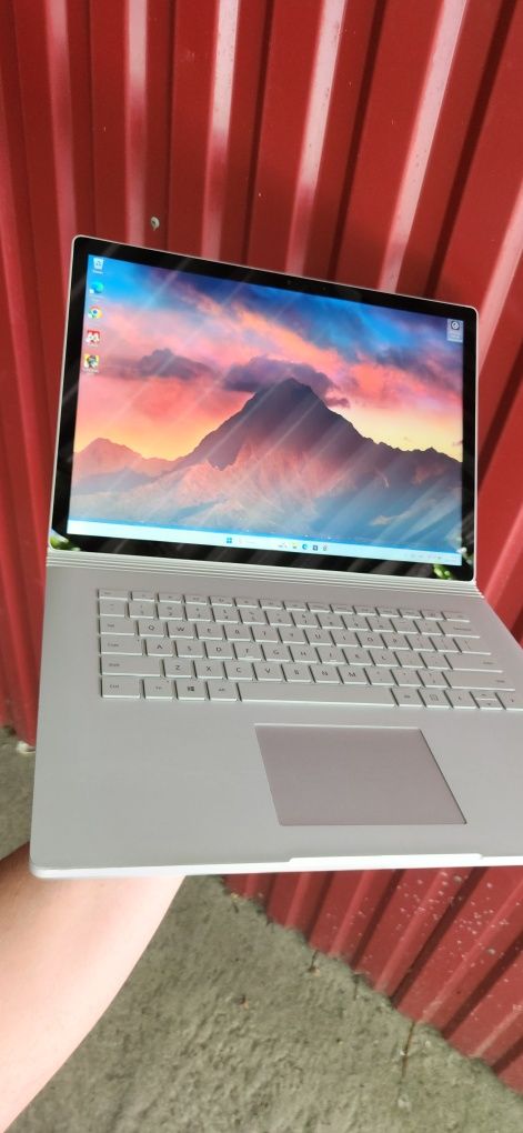 Ігровий ноутбук Surface book 2 (15 дюймів) 16/238 гб  Nvidia gtx 1060