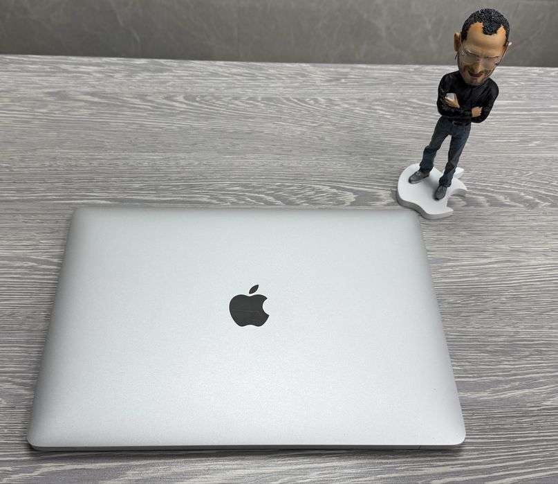 MacBook Pro  13 / i5 / RAM 8 / SSD 512 GB / Silver / Retina 2016