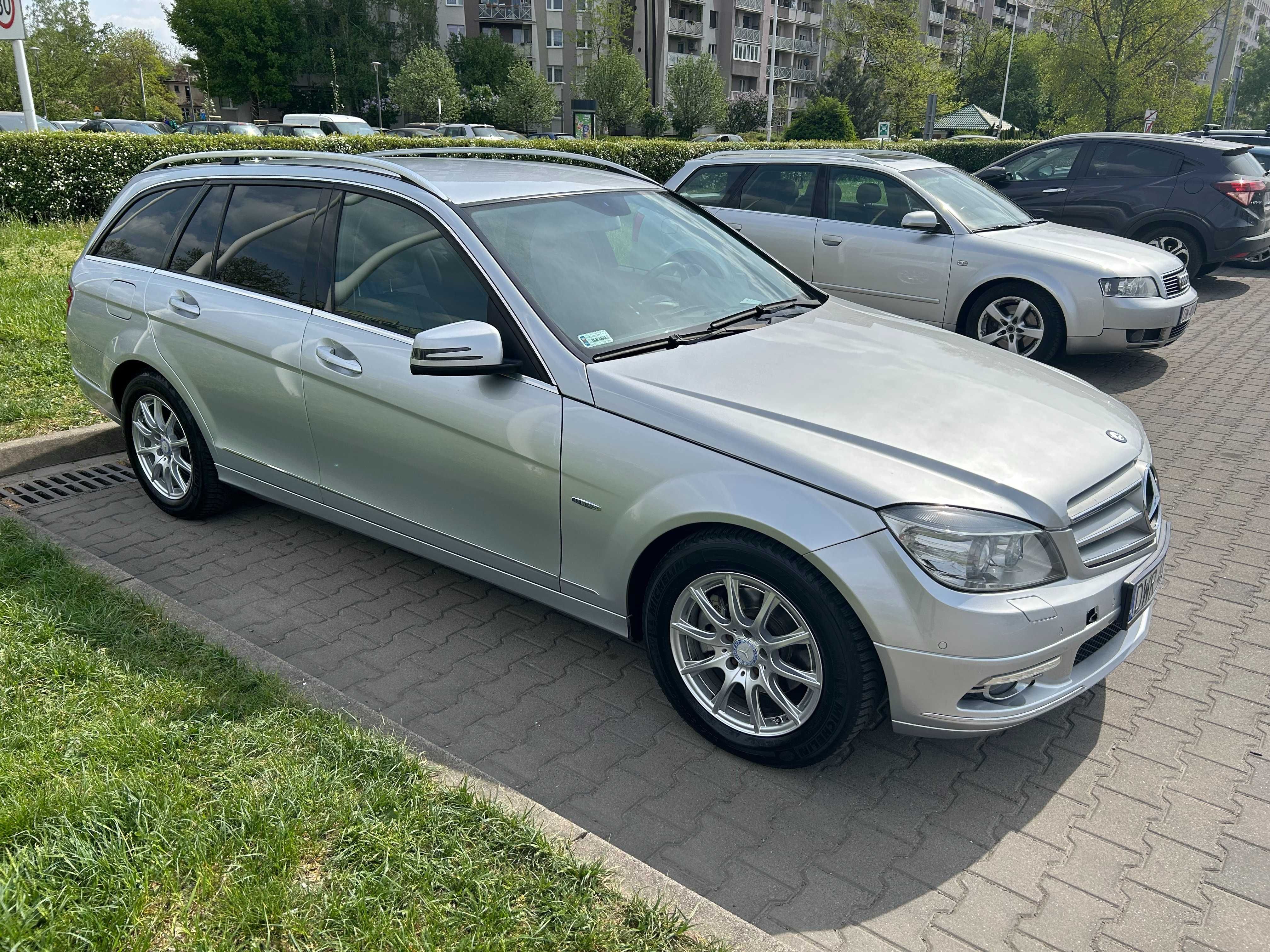 Mercedes-Benz Klasa C W204 220 CDI Avangarde Kombi 2010 salon Polska