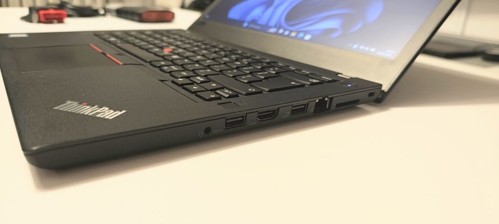 Lenovo ThinkPad T480 BT 5G Wi-Fi SIM LTE 4G/5G Ram 16GB/ M2 256 i7 8ge
