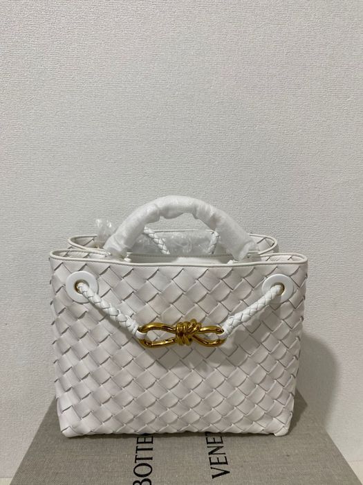 Bottega Veneta Small Andiamo Intrecciato Leather Tote