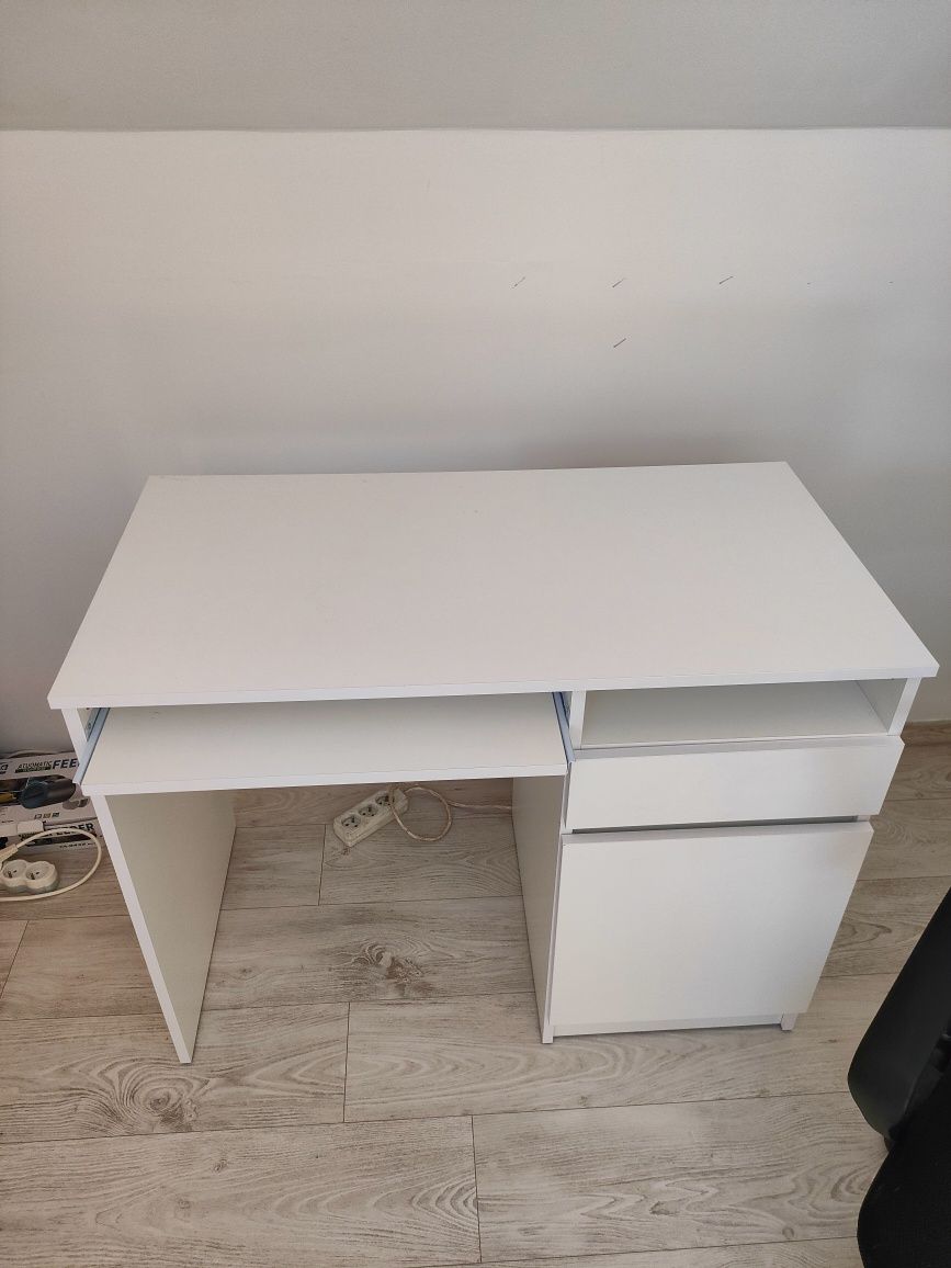 Biurko jak nowe plus fotel.