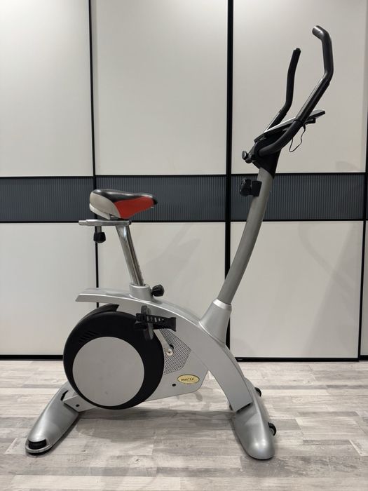 Велотренажер Merck