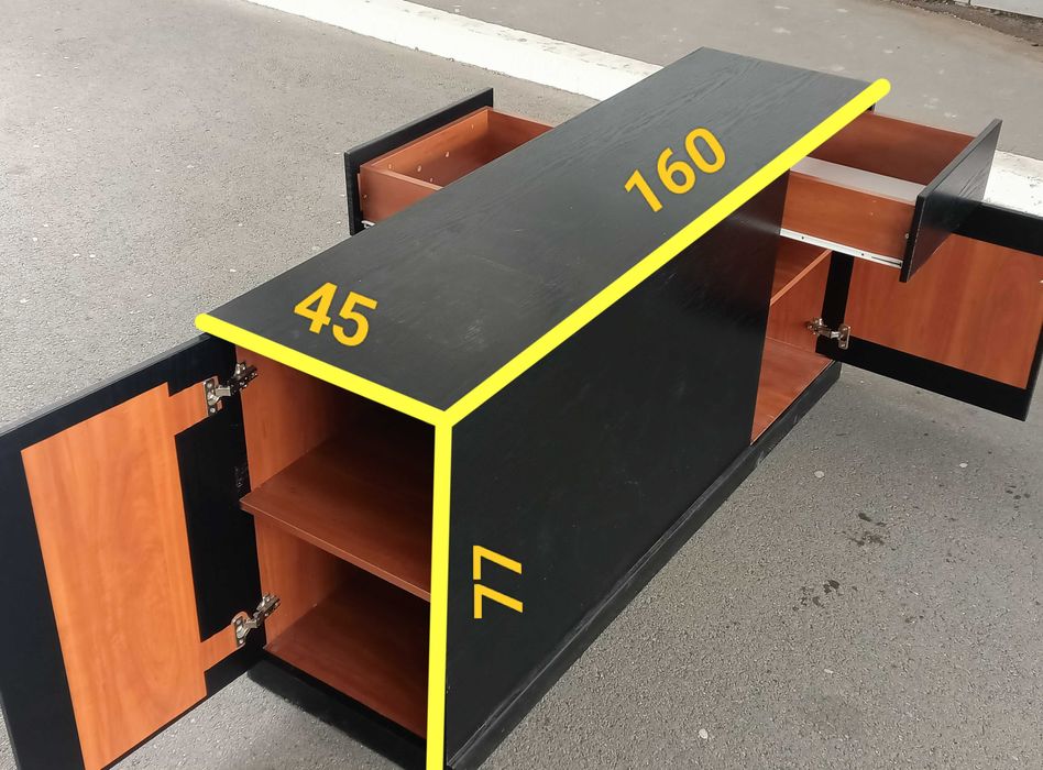 Комод с ящиками и дверцами  для офиса или дома