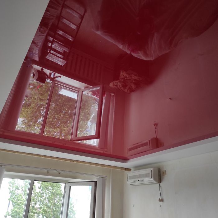 Натяжные потолки от 150 грн/м2 люстра в Подарок