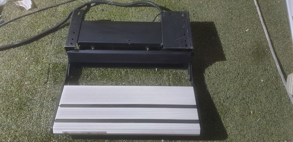 Stopień elektryczny do kampera