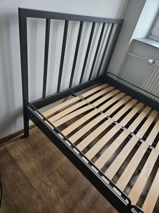 Łóżko wraz z materacem