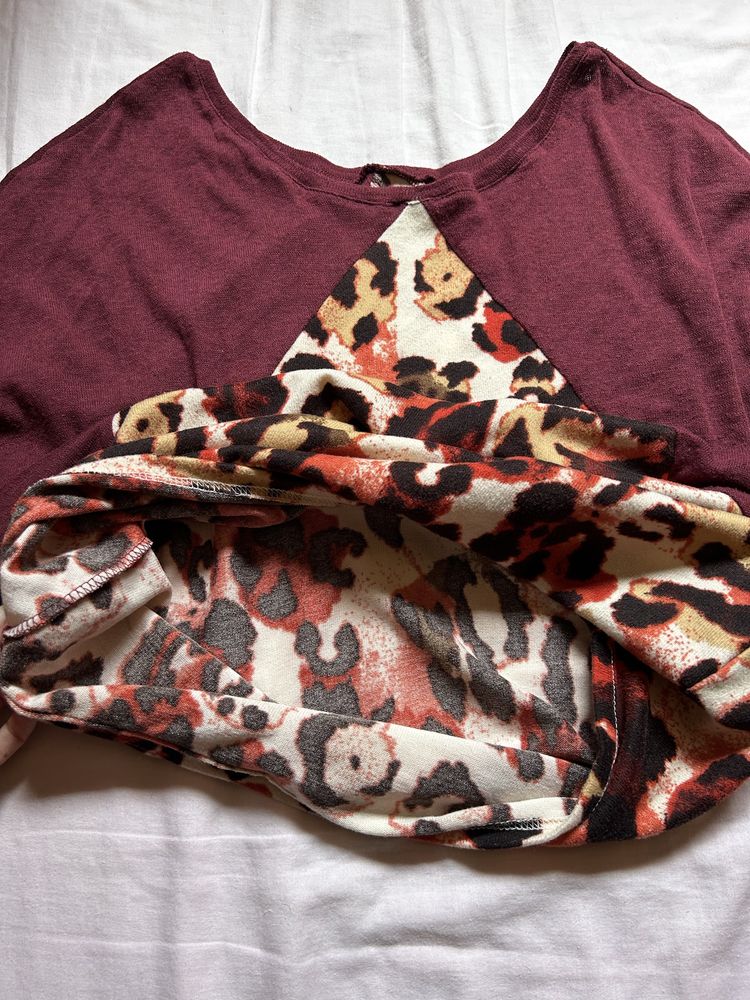 Camisola oversized animal print. Como nova.