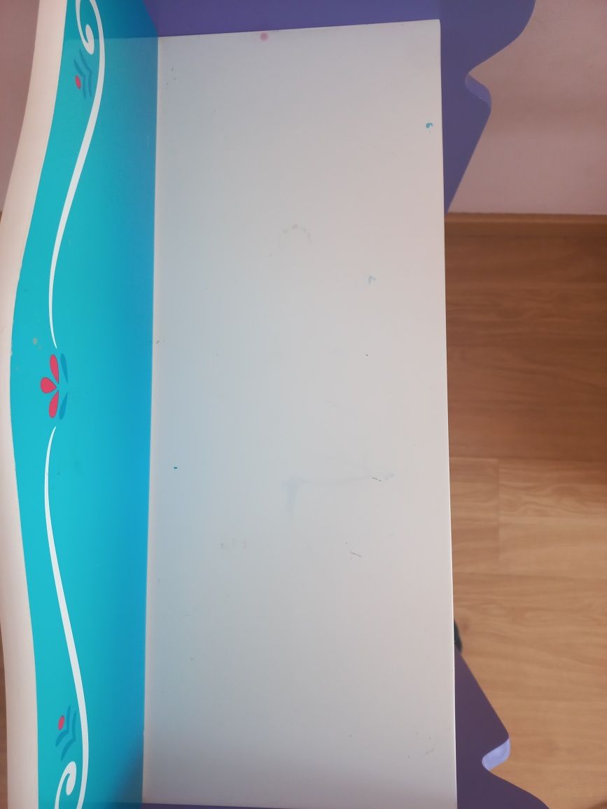 Conjunto livreiro mesa e banco Frozen