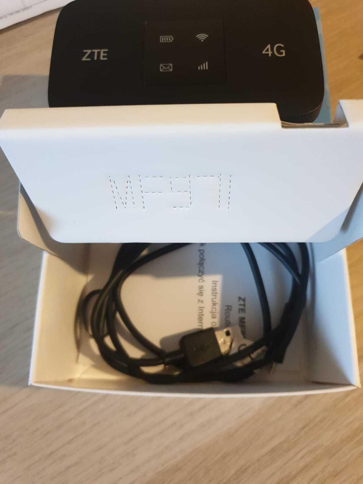 Router jest nowy.  Kupiłem go w play i nie używałem.