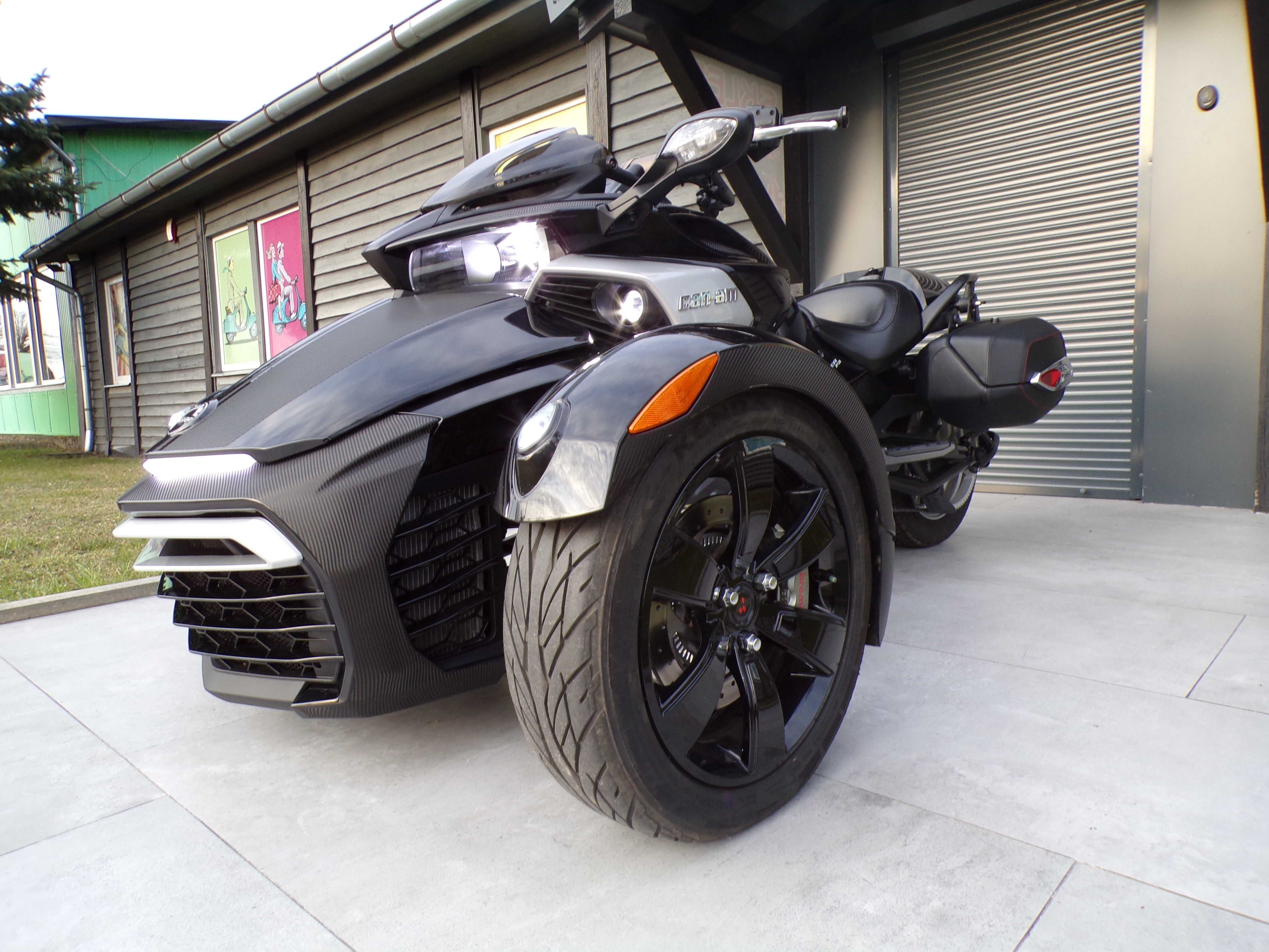 Can-Am Spyder F3 Amortyzatory FOX Kufry OEM Głośnik Kuryakyn