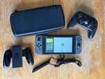 Konsola Nintendo Switch + kontroler + pokrowiec