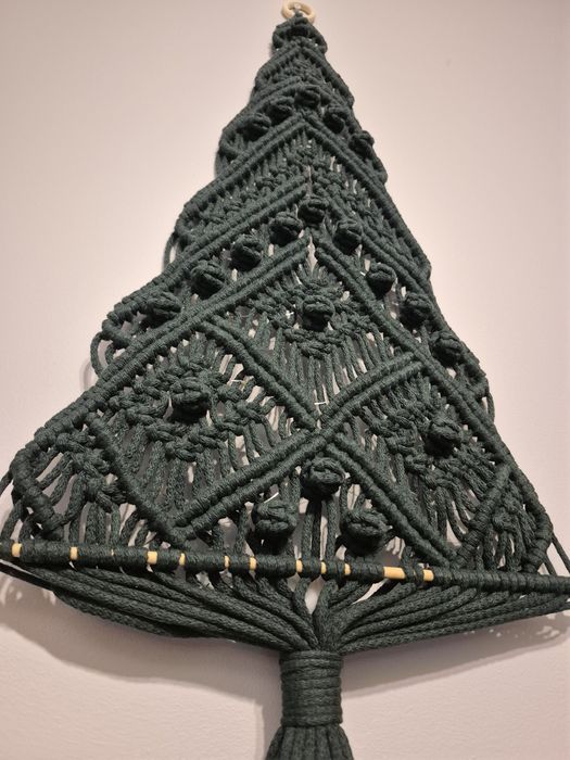 Choinka z makramy.