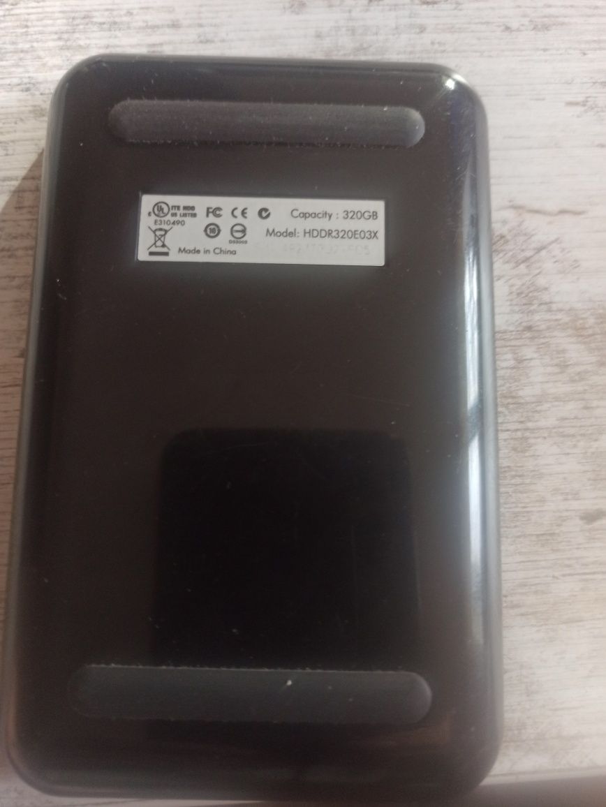 Внешний жосткий диск TOSHIBA