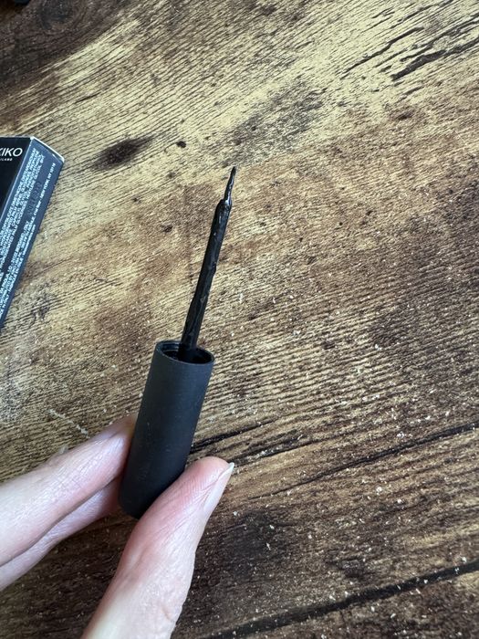 Kiko Milano wodoodporny eyeliner czarny do oczu kresek 01