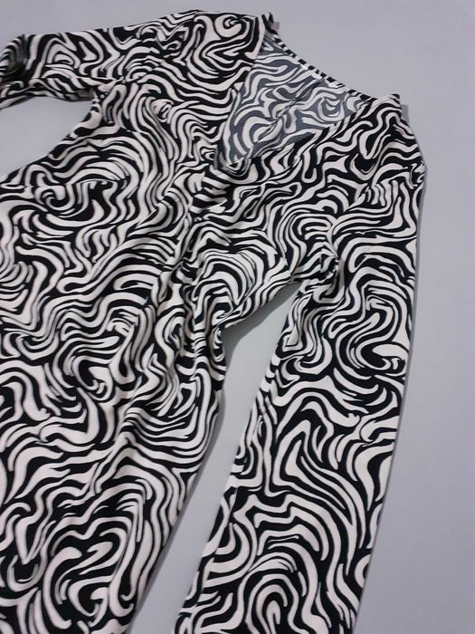 Sukienka rozmiar M motyw zwierzęcy h&m