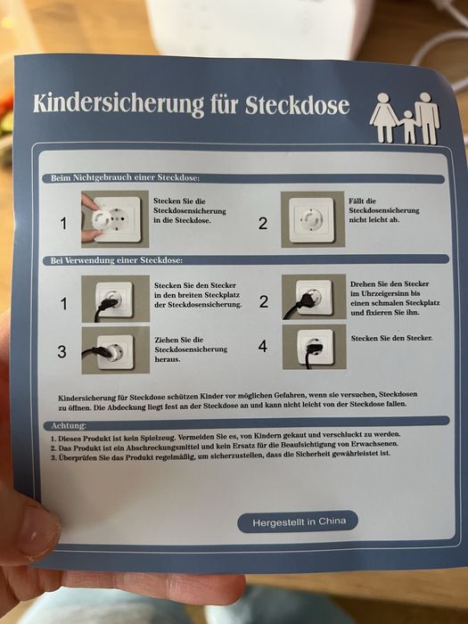 Ochraniacze/ zabezpieczenia / zaślepki do gniazdek przed dziećmi